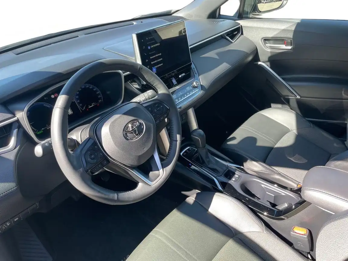 TOYOTA COROLLA CROSS