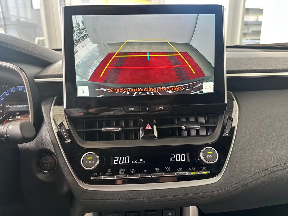 TOYOTA COROLLA CROSS