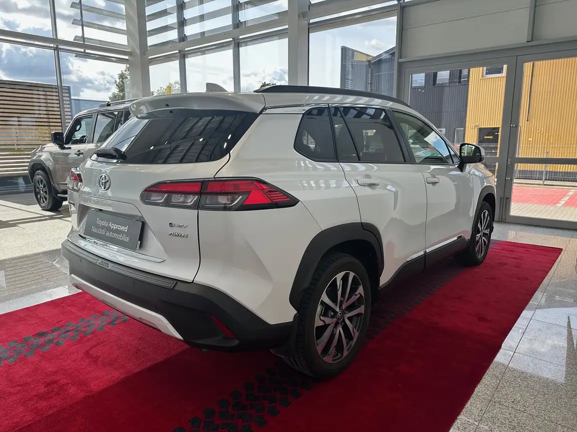 TOYOTA COROLLA CROSS
