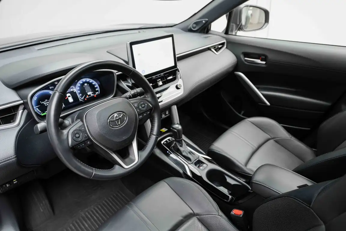TOYOTA COROLLA CROSS
