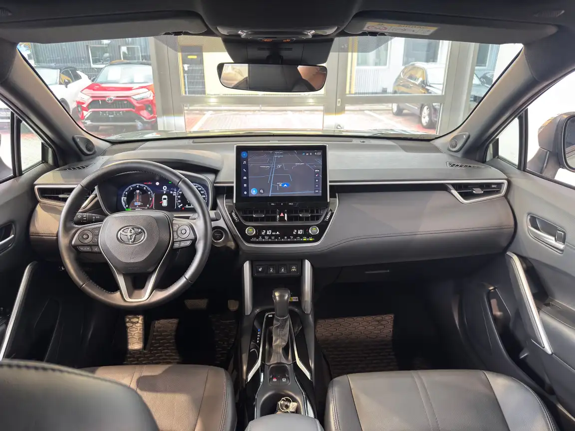 TOYOTA COROLLA CROSS