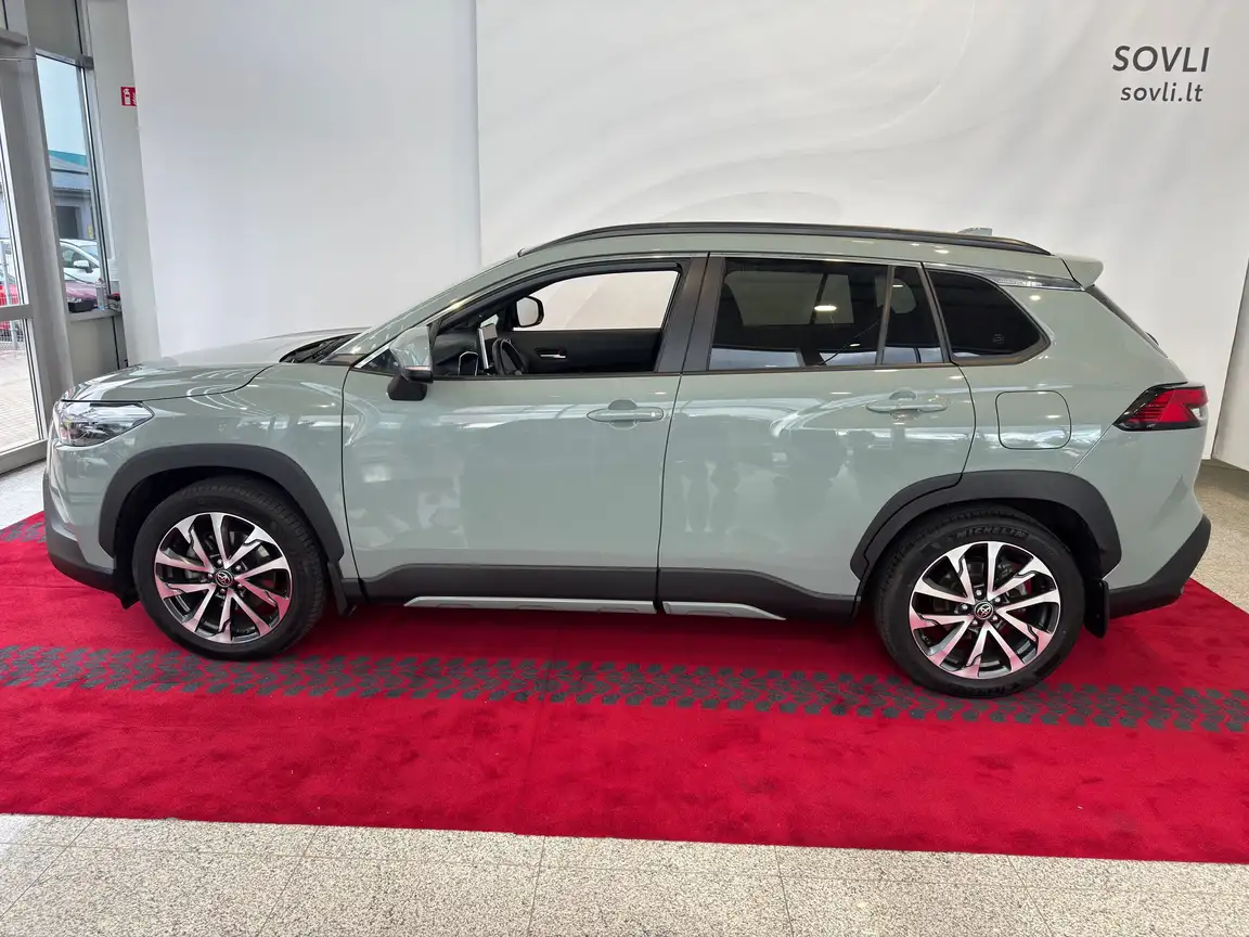 TOYOTA COROLLA CROSS