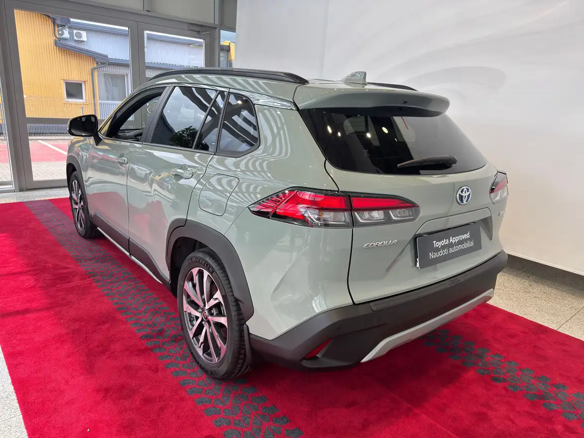 TOYOTA COROLLA CROSS