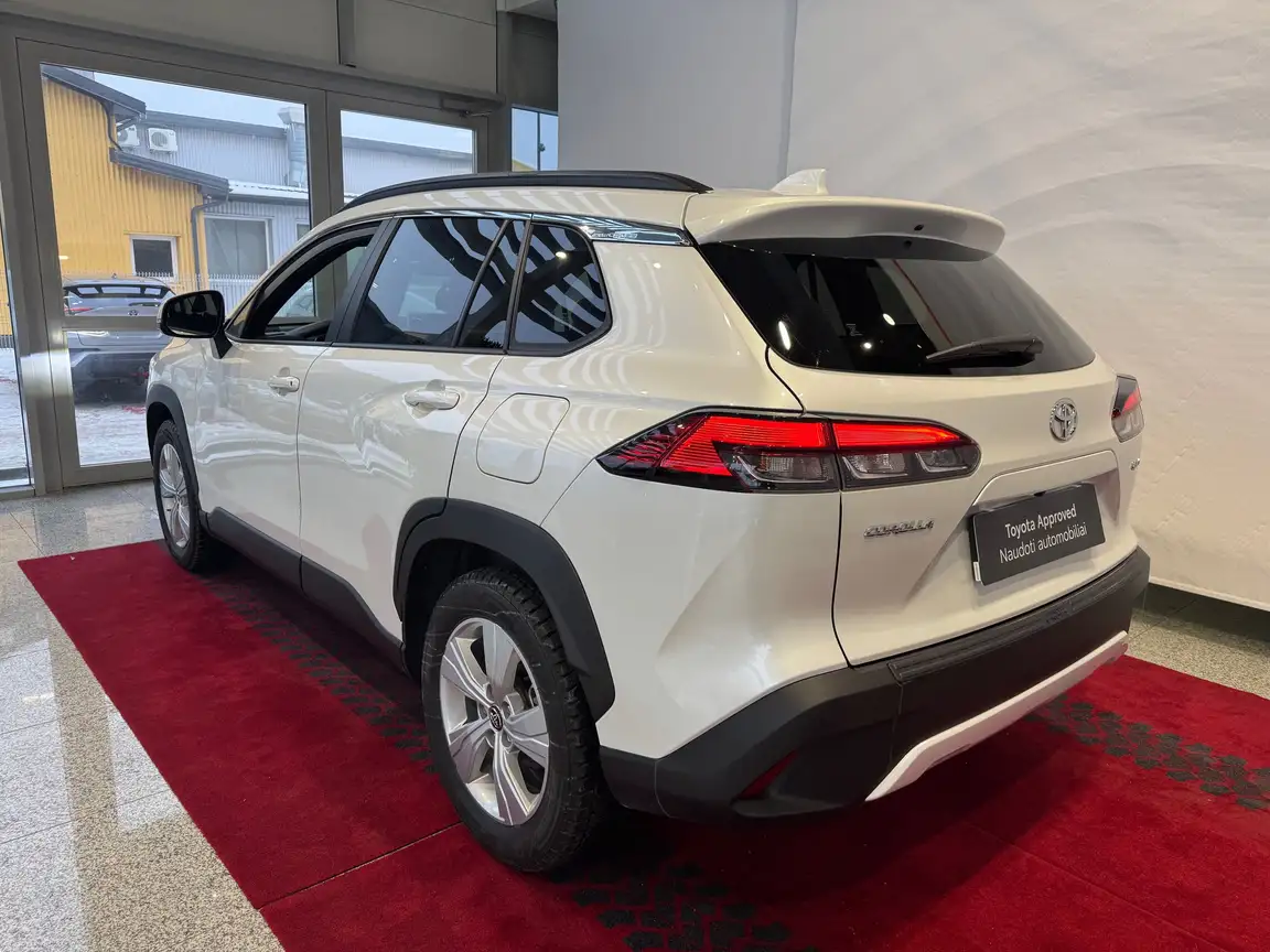 TOYOTA COROLLA CROSS