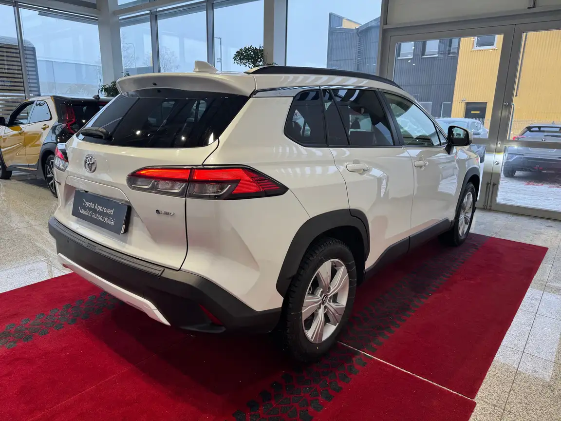 TOYOTA COROLLA CROSS