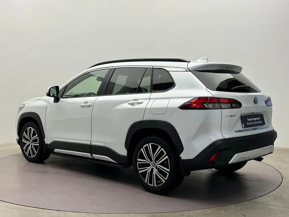 TOYOTA COROLLA CROSS