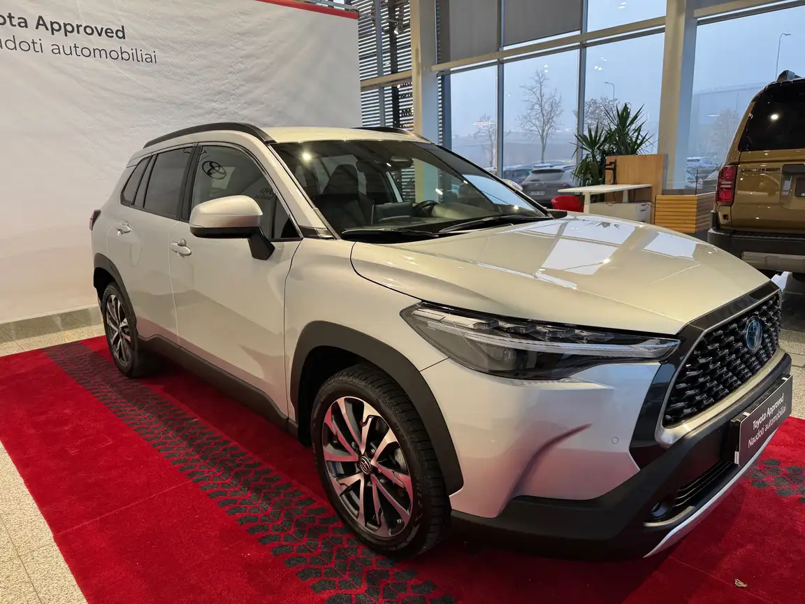 TOYOTA COROLLA CROSS