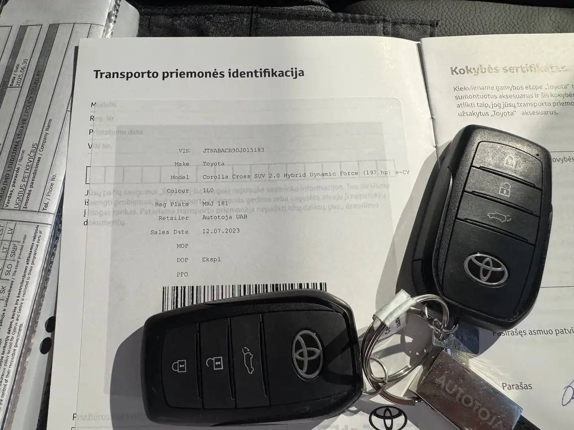 TOYOTA COROLLA CROSS