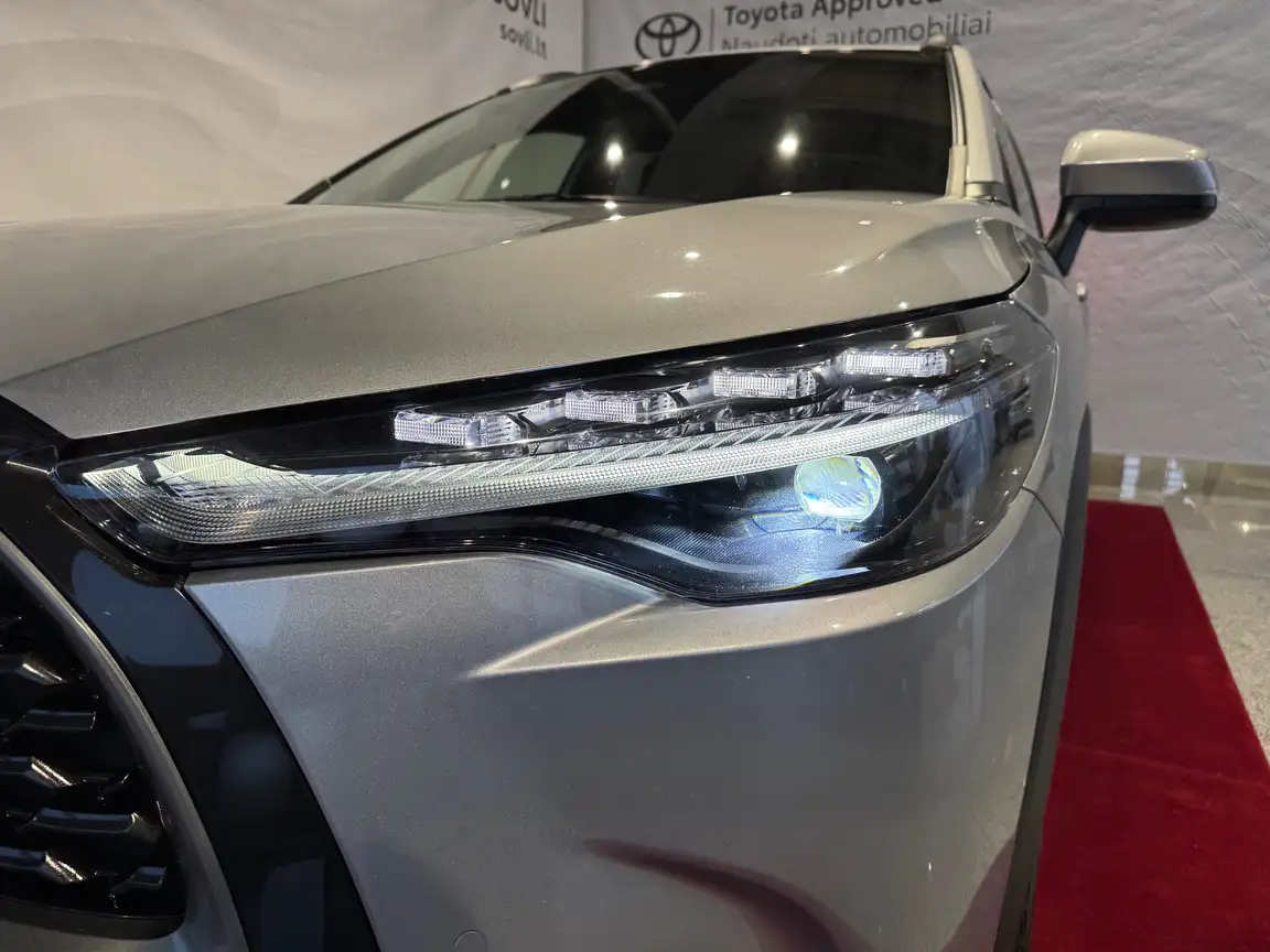 TOYOTA COROLLA CROSS