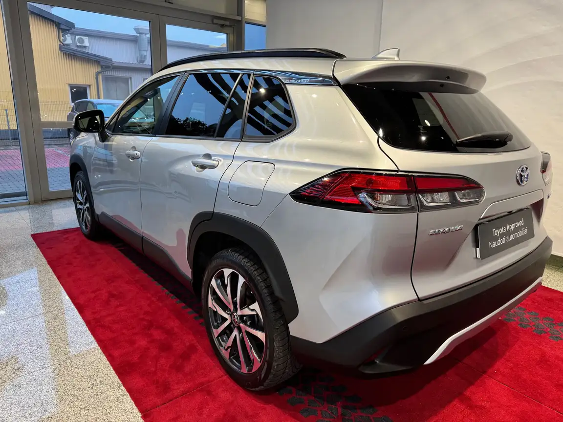 TOYOTA COROLLA CROSS