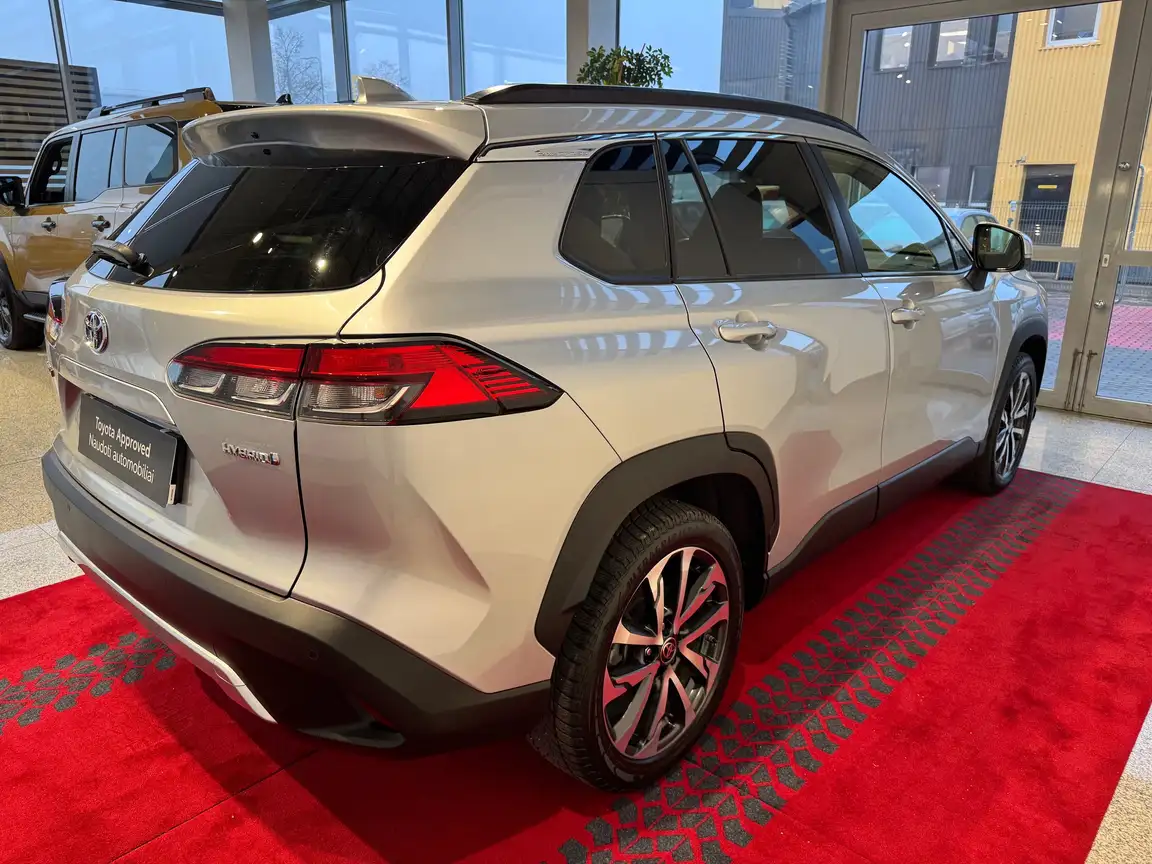 TOYOTA COROLLA CROSS