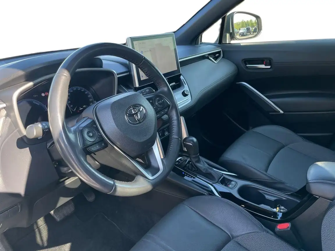 TOYOTA COROLLA CROSS