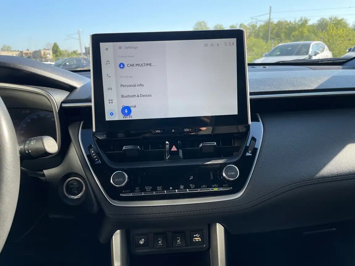 TOYOTA COROLLA CROSS