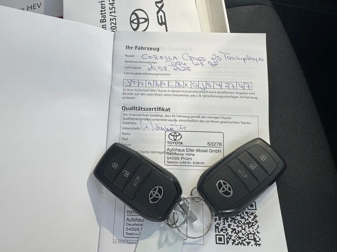 TOYOTA COROLLA CROSS