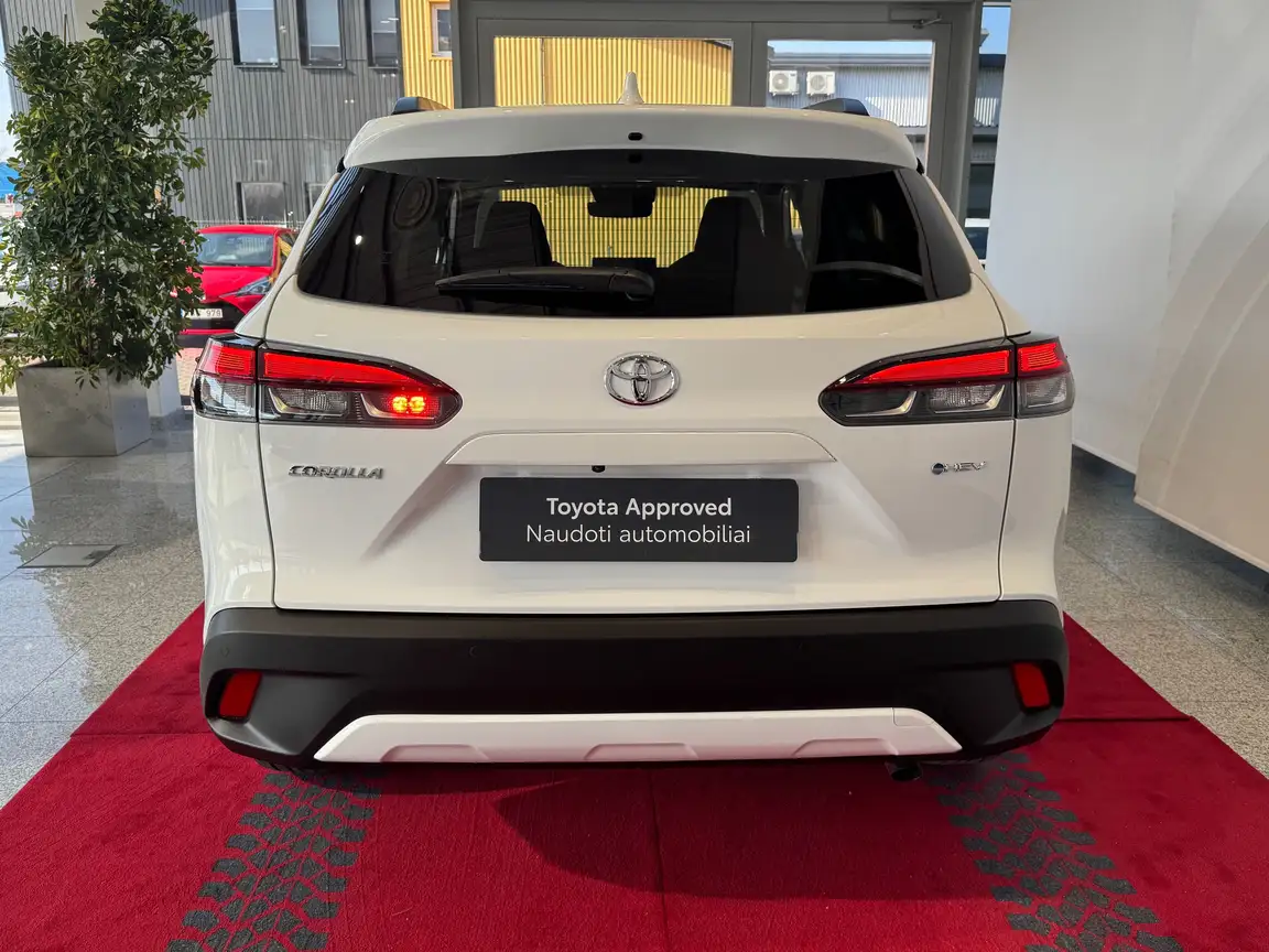 TOYOTA COROLLA CROSS