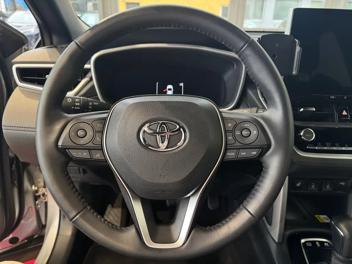TOYOTA COROLLA CROSS