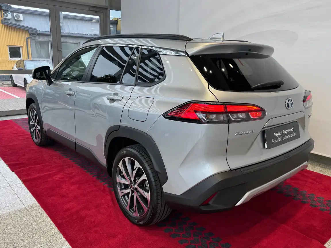 TOYOTA COROLLA CROSS
