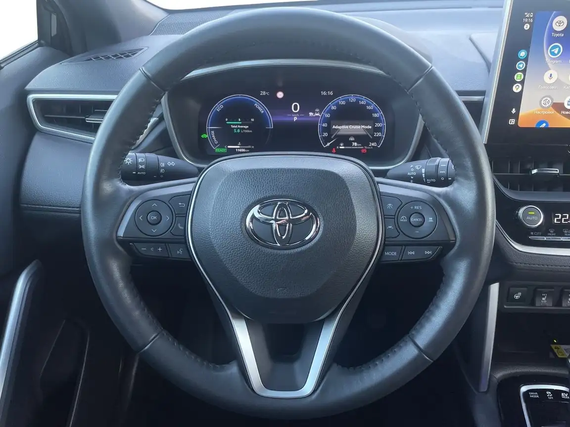 TOYOTA COROLLA CROSS