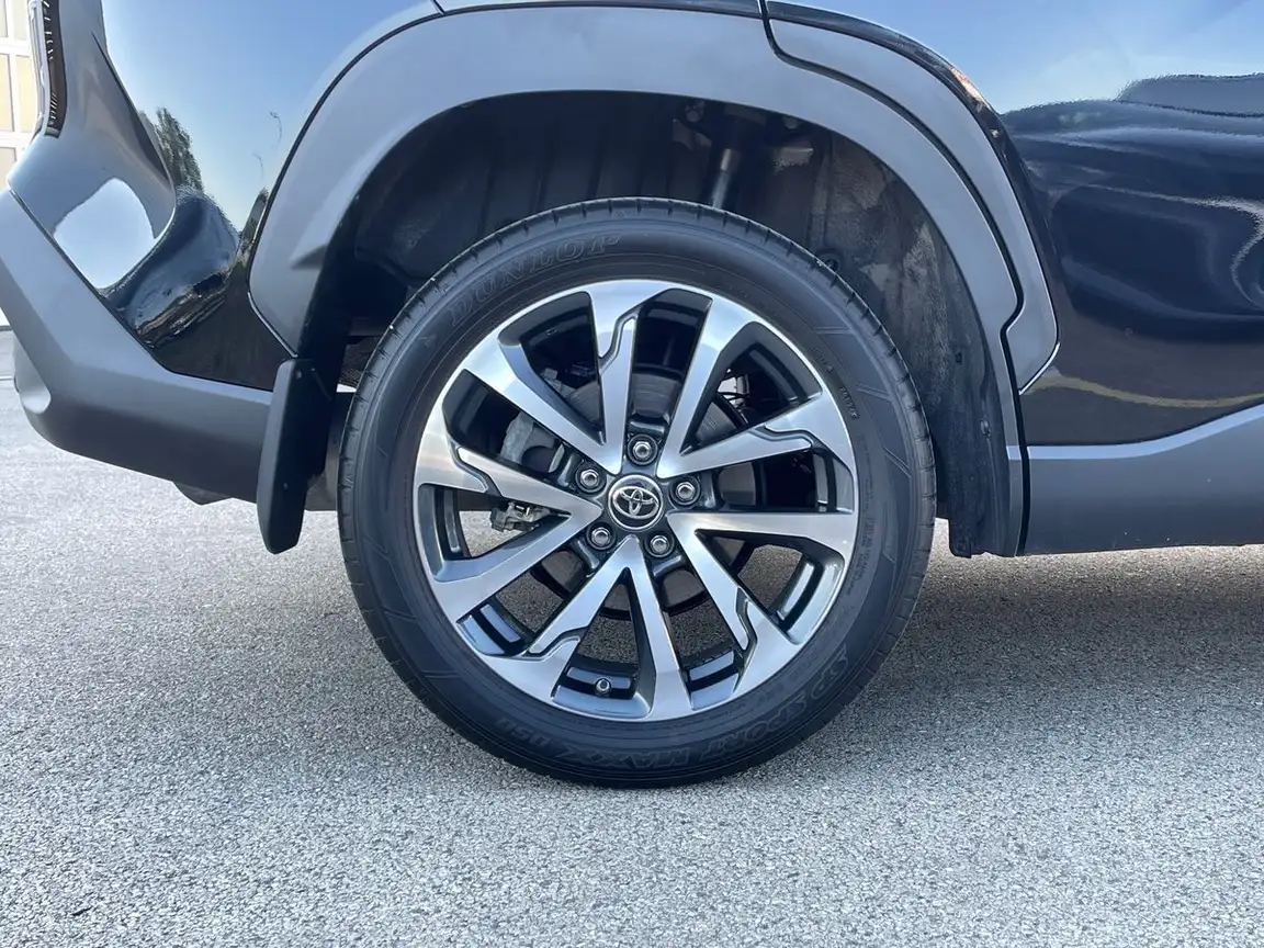 TOYOTA COROLLA CROSS