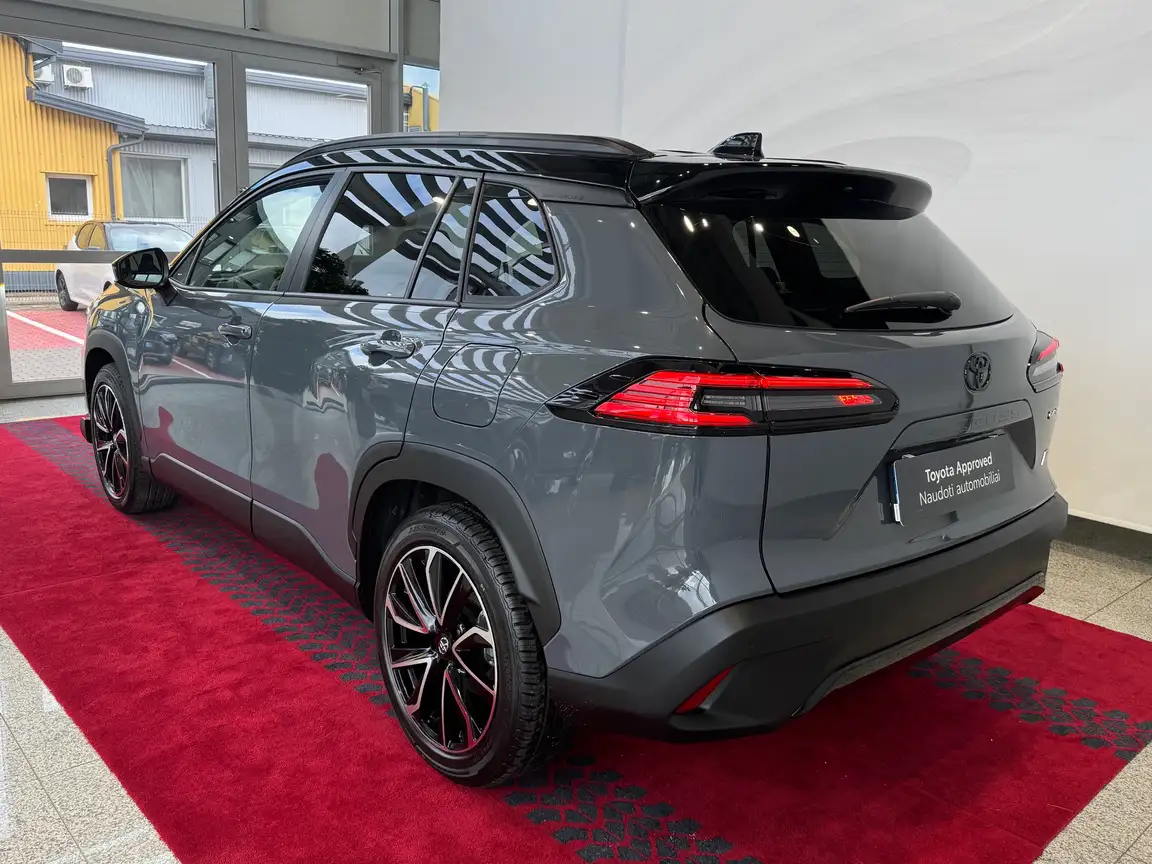 TOYOTA COROLLA CROSS