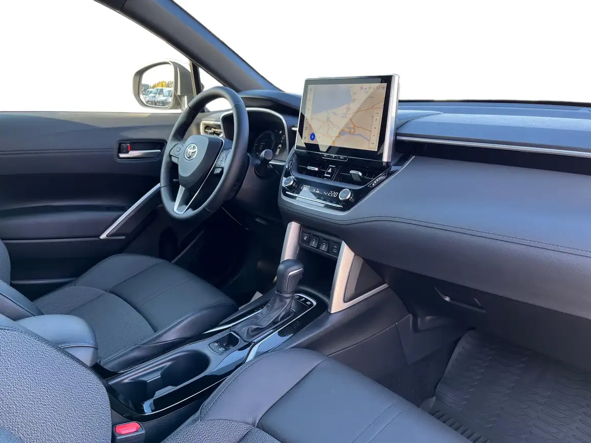 TOYOTA COROLLA CROSS