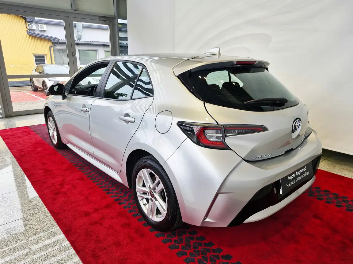 TOYOTA COROLLA