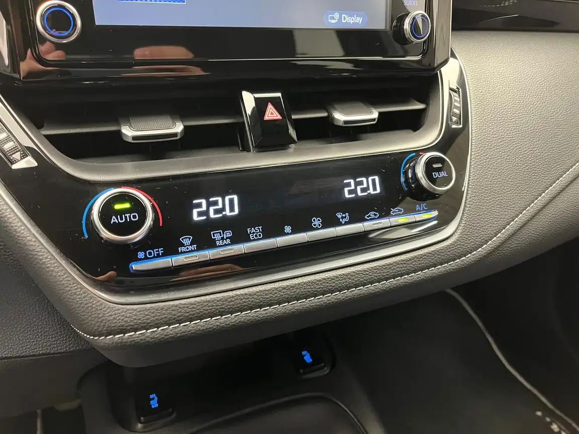 TOYOTA COROLLA