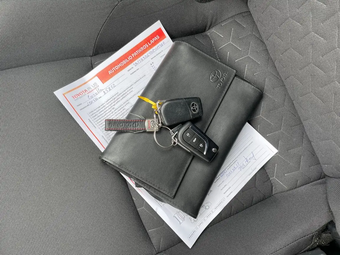 TOYOTA COROLLA