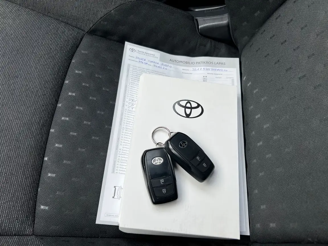 TOYOTA COROLLA