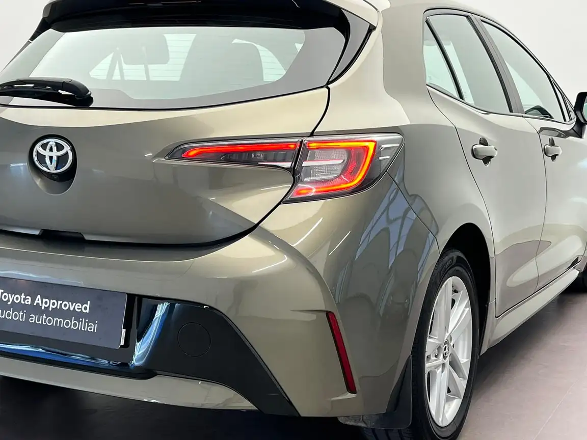 TOYOTA COROLLA