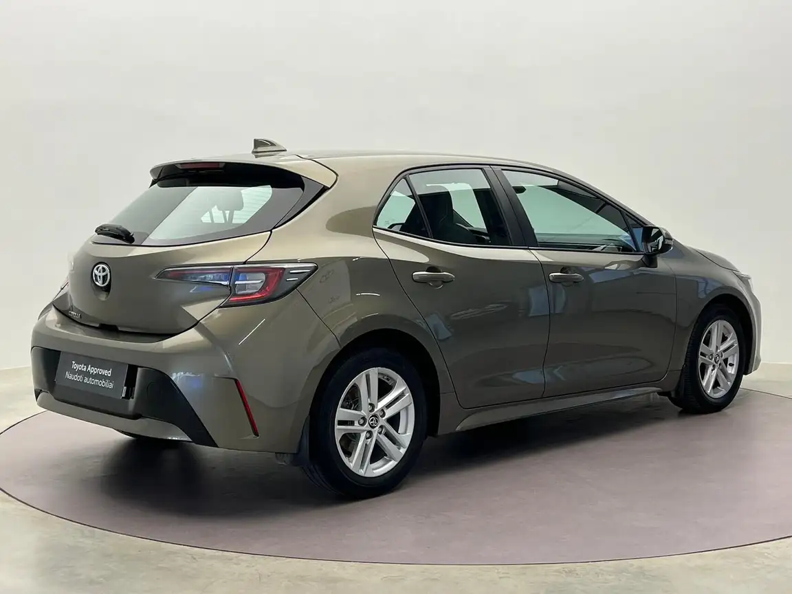 TOYOTA COROLLA