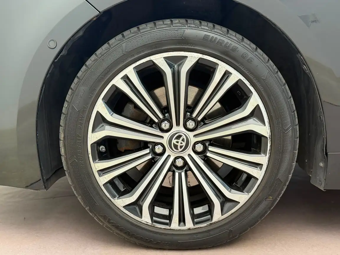 TOYOTA COROLLA