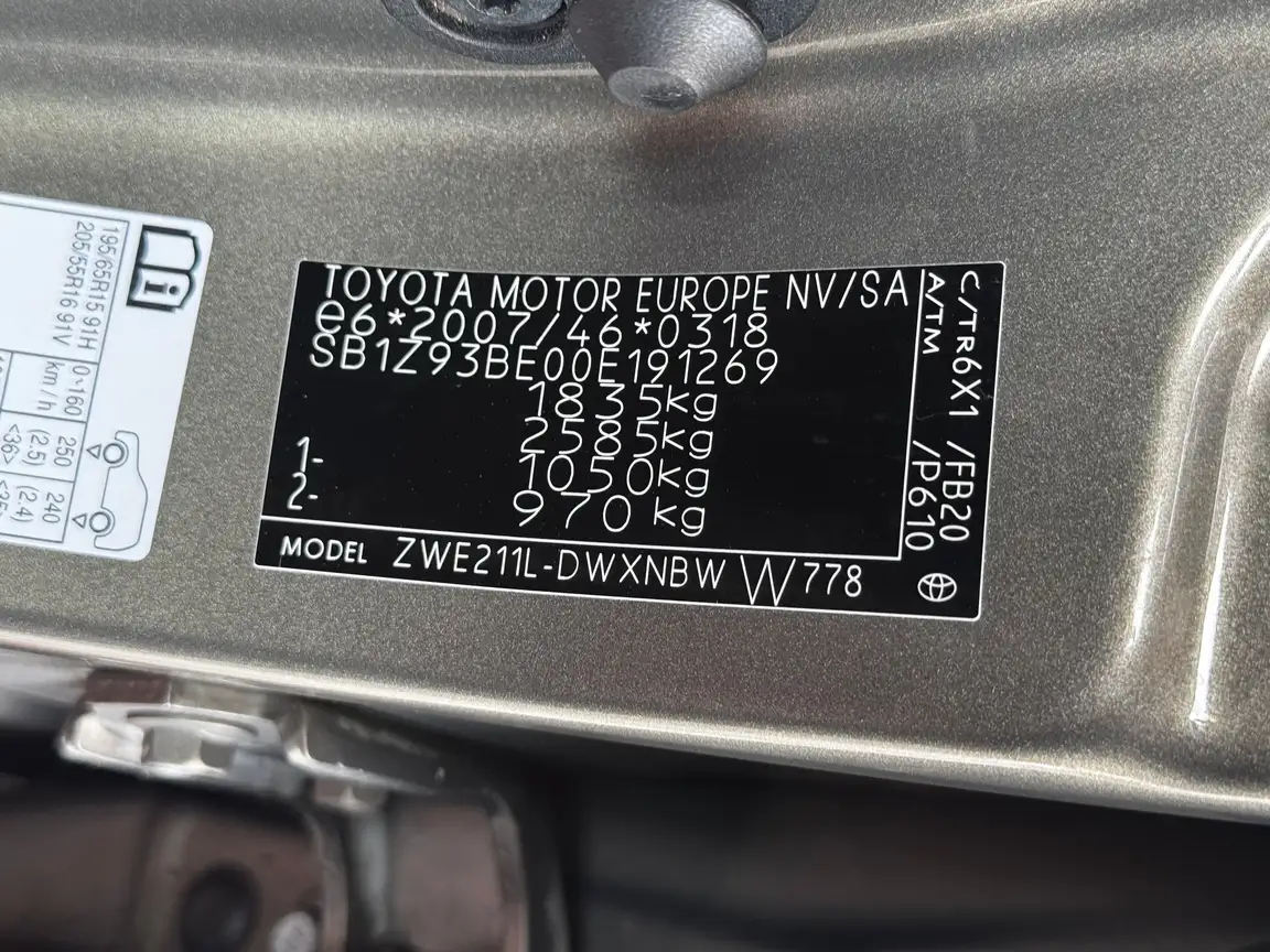 TOYOTA COROLLA