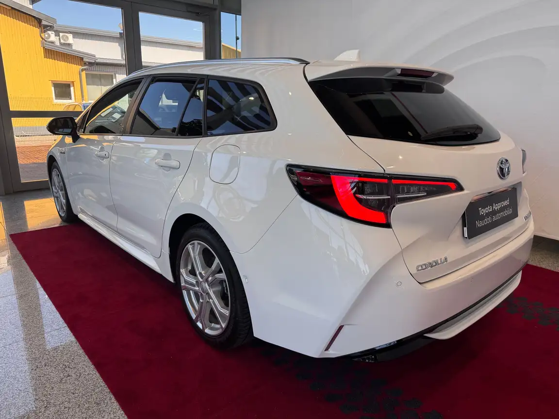 TOYOTA COROLLA