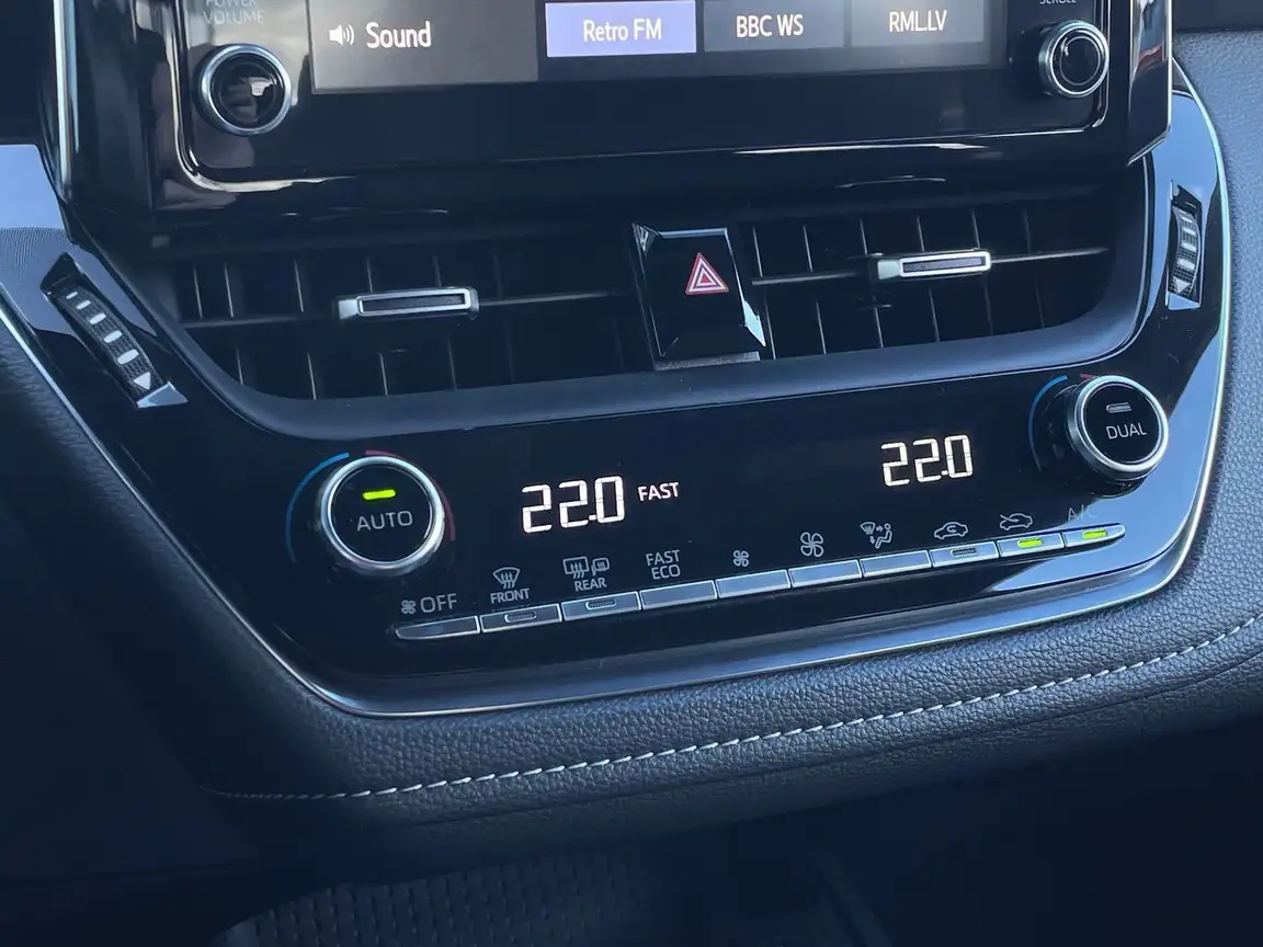 TOYOTA COROLLA