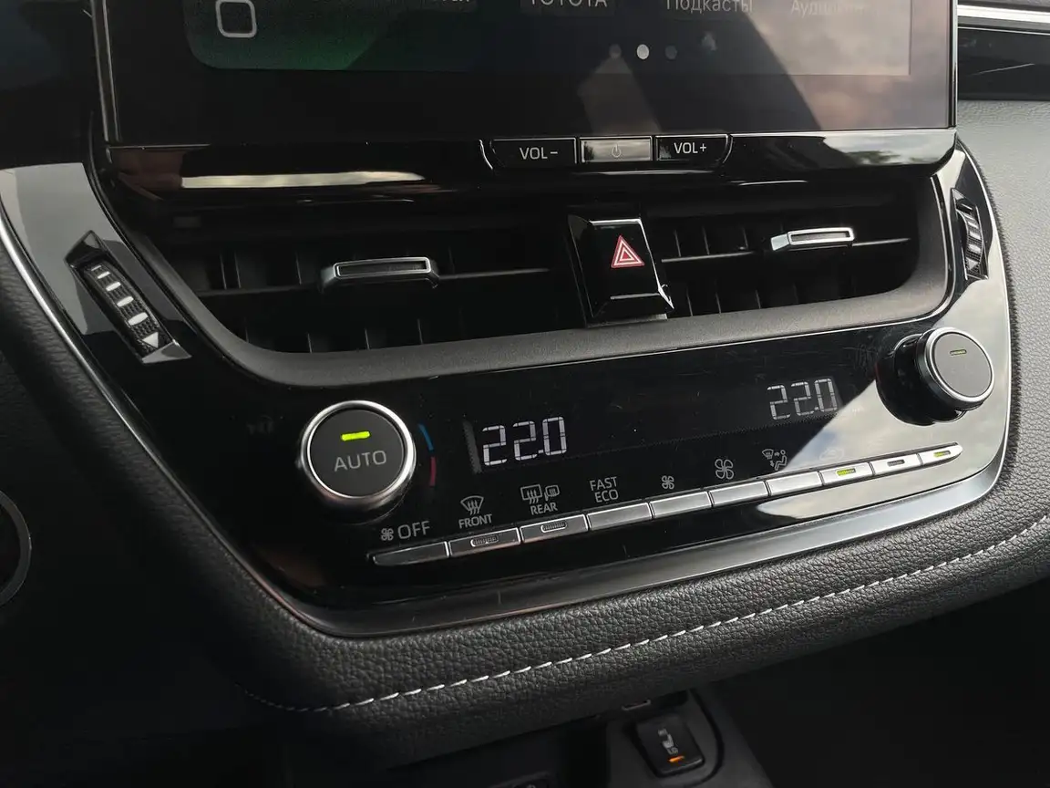 TOYOTA COROLLA