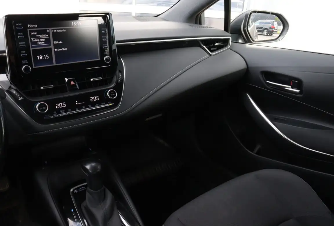 TOYOTA COROLLA