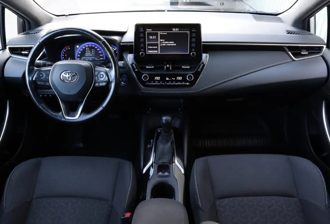 TOYOTA COROLLA