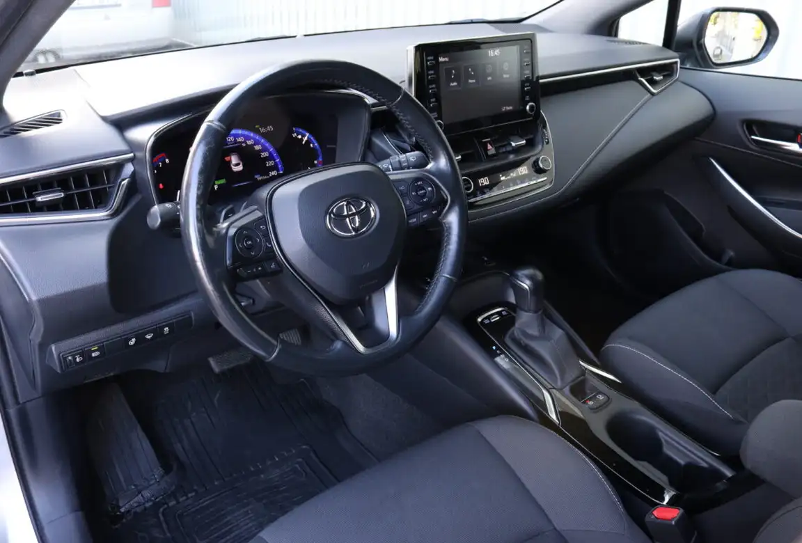 TOYOTA COROLLA