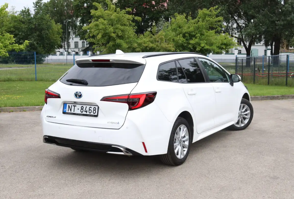 TOYOTA COROLLA
