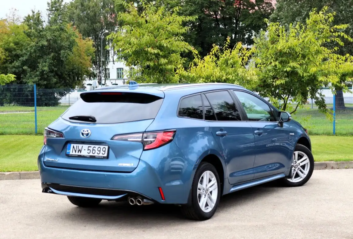 TOYOTA COROLLA