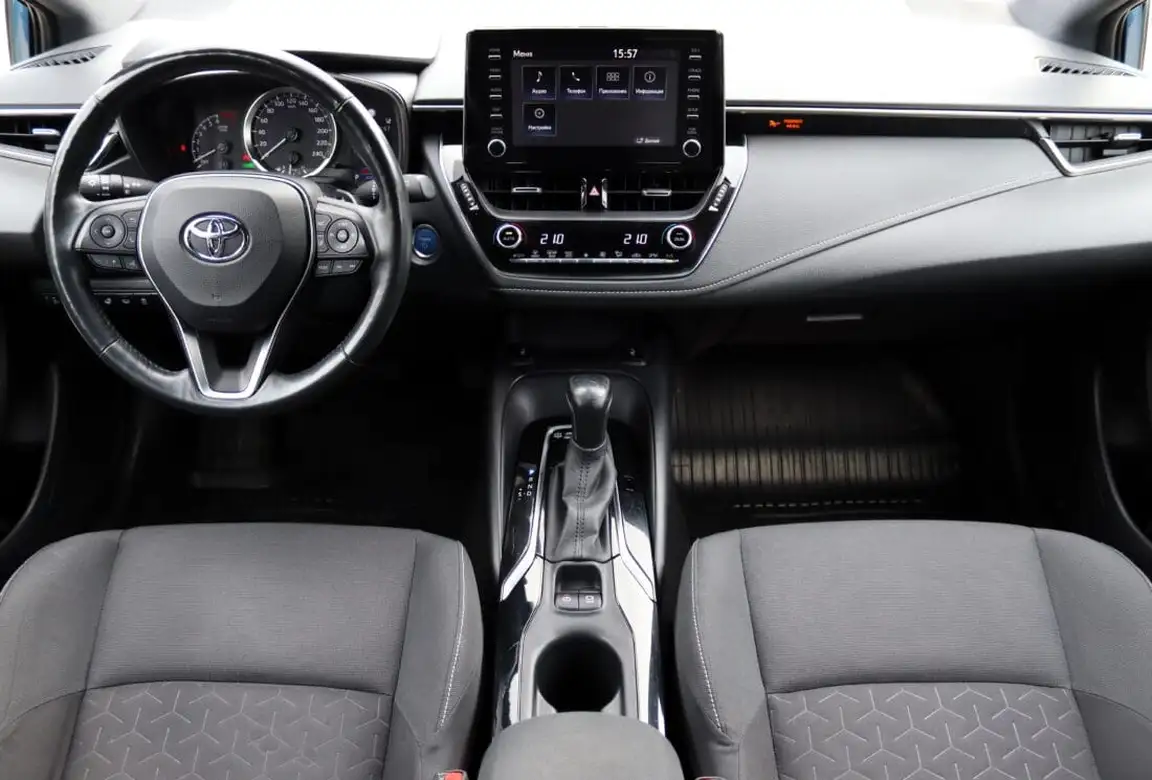 TOYOTA COROLLA