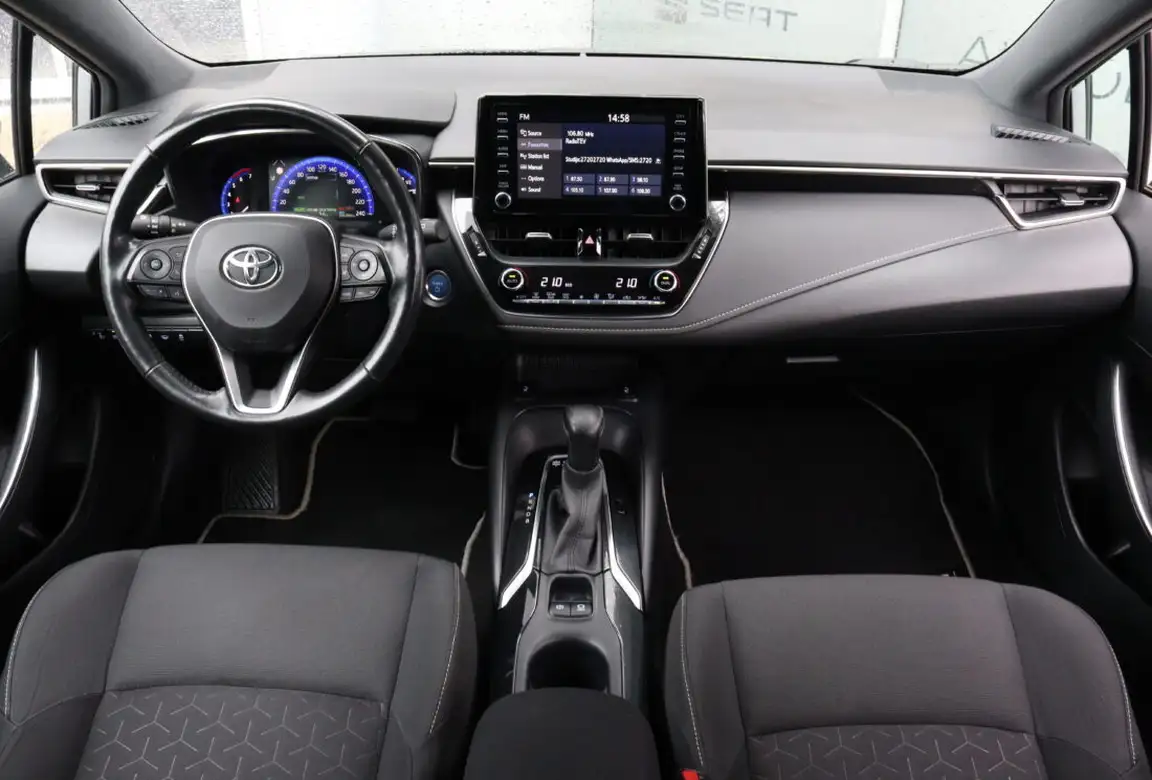 TOYOTA COROLLA