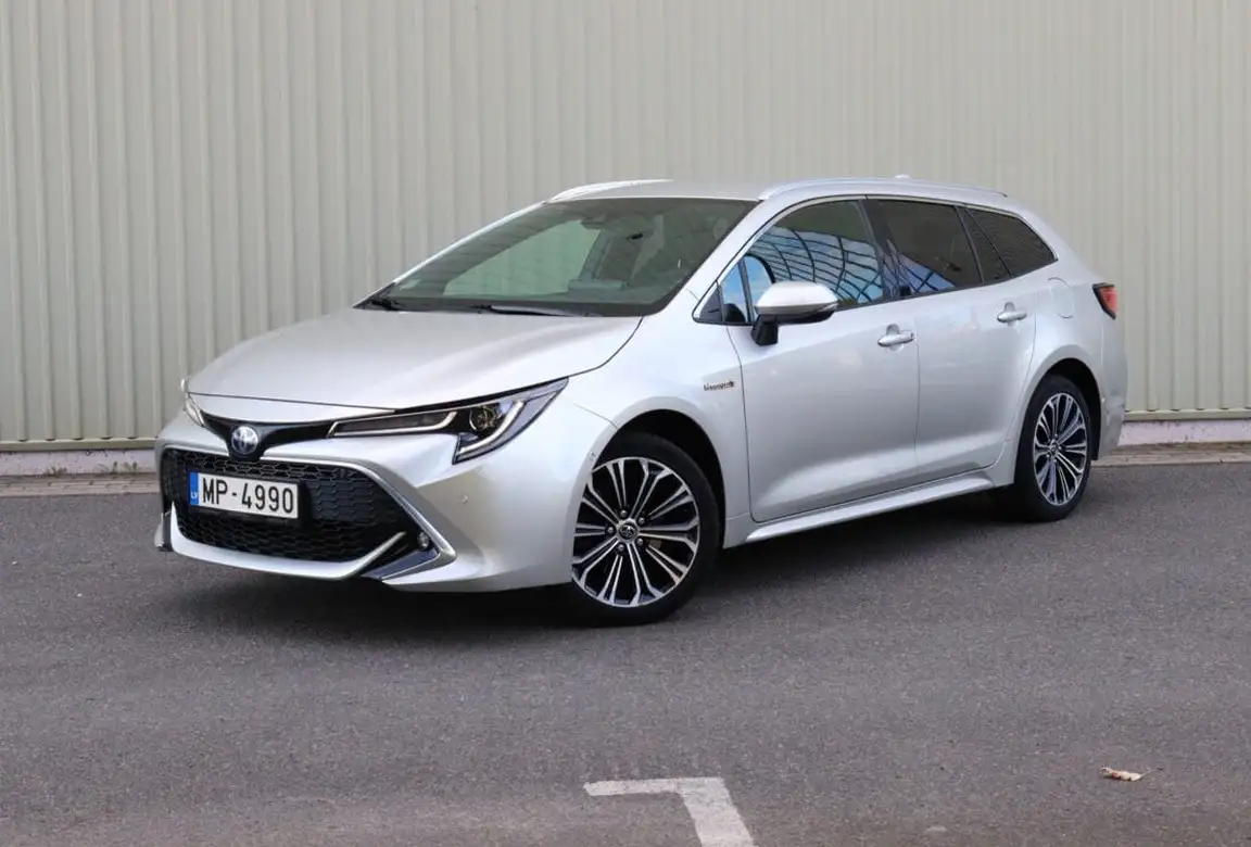 TOYOTA COROLLA