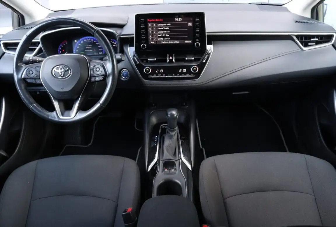 TOYOTA COROLLA