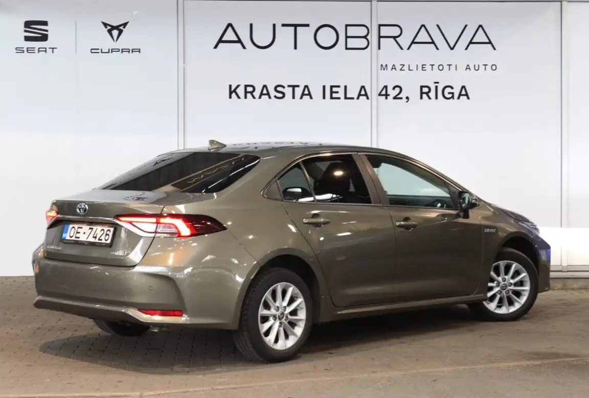 TOYOTA COROLLA