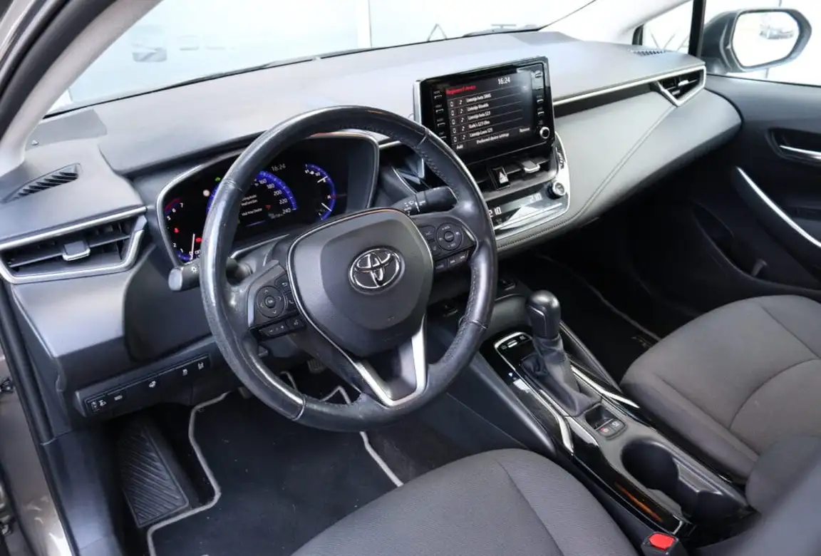 TOYOTA COROLLA