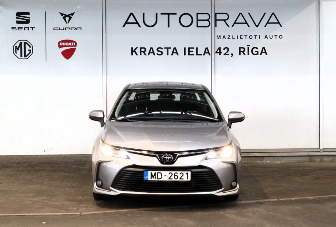 TOYOTA COROLLA