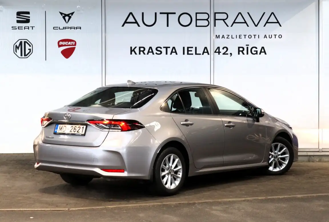 TOYOTA COROLLA
