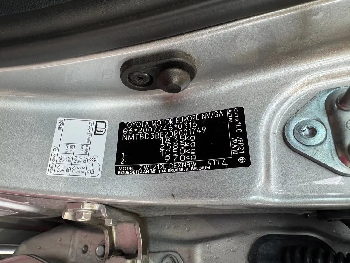 TOYOTA COROLLA